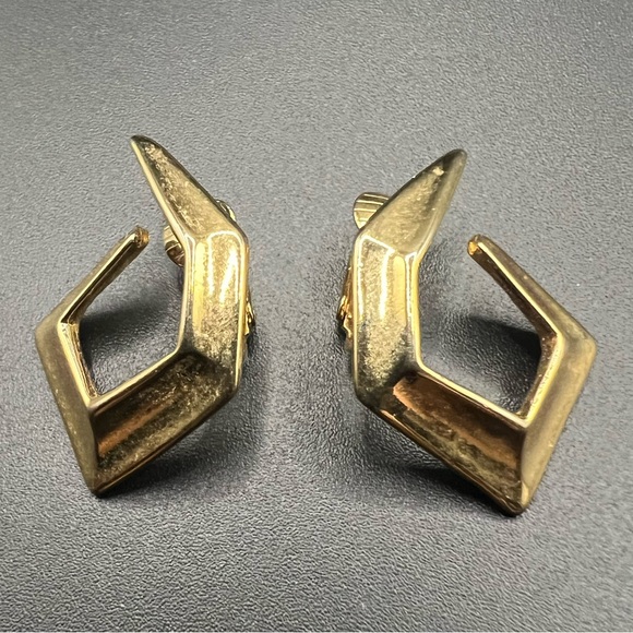 Jewelry - Geometric Gold Tone Earrings
